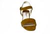 La marque Humat présente pour ce printemps/été la sandale en daim/nubuck, semelle élastomère, bout rond, fermeture par boucle réglable