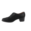 Chaussures Richelieu de la marque française WILLIAMS.H, talons 5 cms, veau/velours, cuir, semelle élastomère, cuir érisé avec petites perforations décoratives.