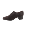 Chaussures Richelieu de la marque française WILLIAMS.H, talons 5 cms, veau/velours, cuir, semelle élastomère, cuir érisé avec petites perforations décoratives.