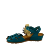 Sandales en cuir compensées de la marque YOKONO, doublure cuir, semelle extérieure élastomère, semelle intérieure cuir, hauteur talon 3,5 cms, fermeture bride, forme talon compensé, chaussant normal.